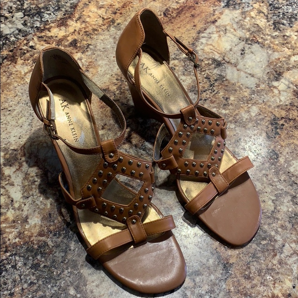 10M AK Anne Klein heels sandals